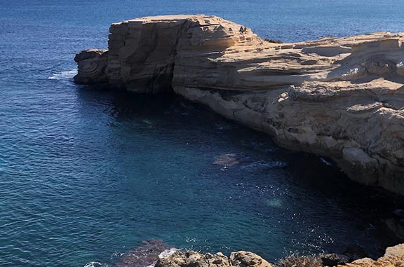 Costa acantilada el Playazo de Rodalquilar